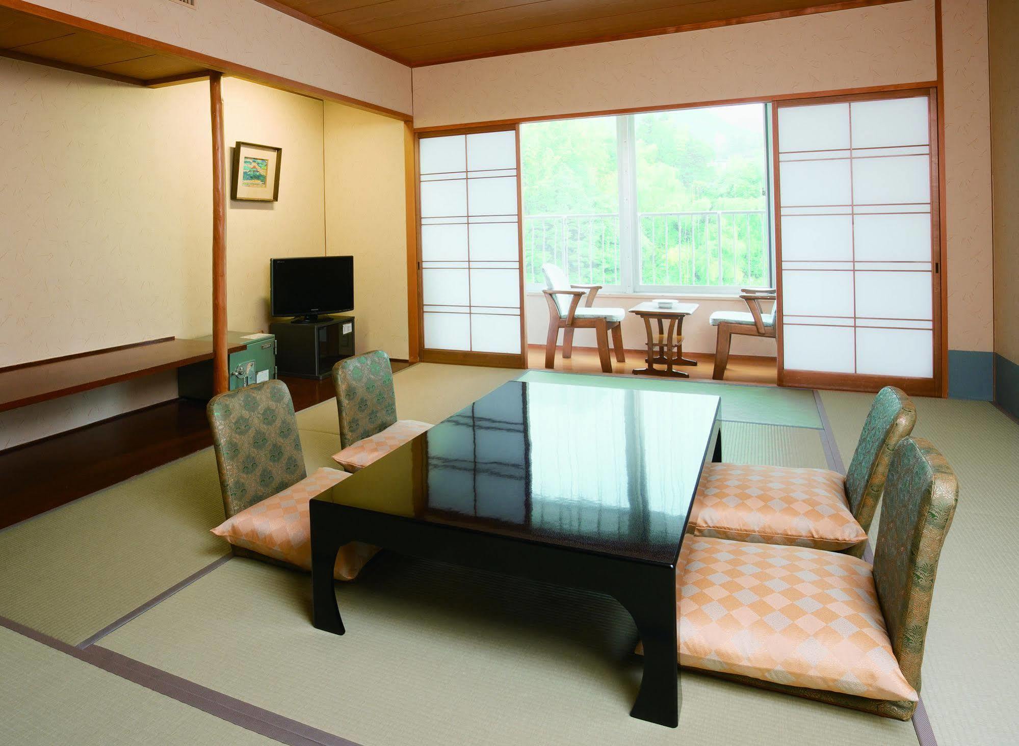 Ryokan Arima Kirari 4*